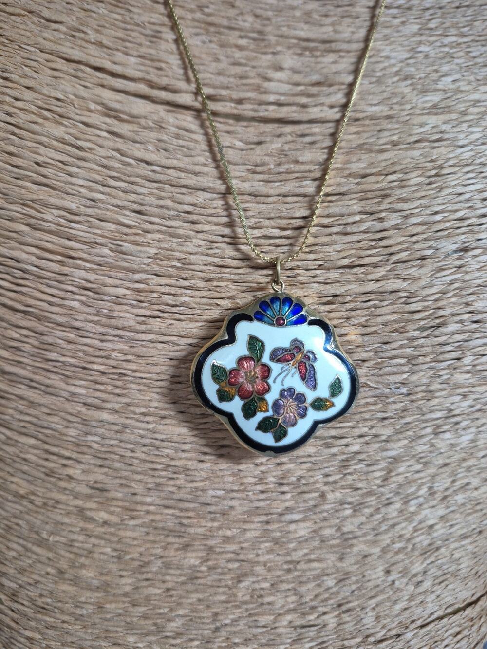Cloisonne Style Enamel Floral Butterfly Pendant Necklace Gold Tone Cloisonne